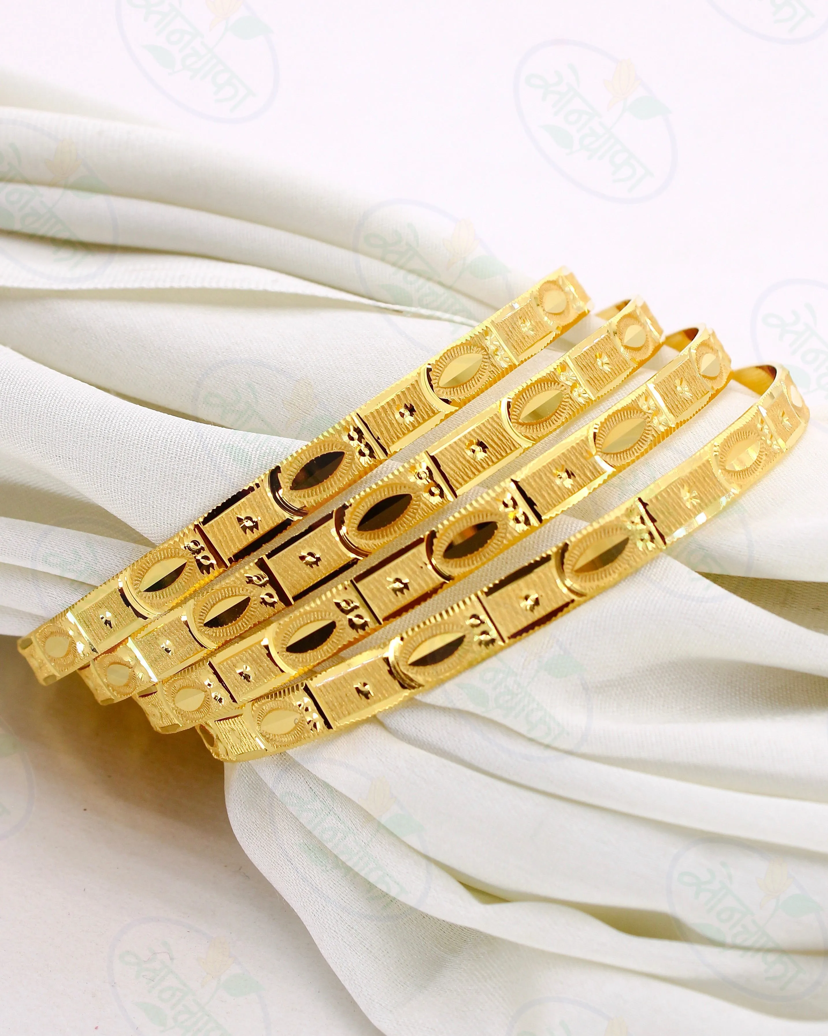 CHARMING GOLD PLATED BANGLES