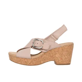 Clarks Womens Giselle Dove Sand Nubuck