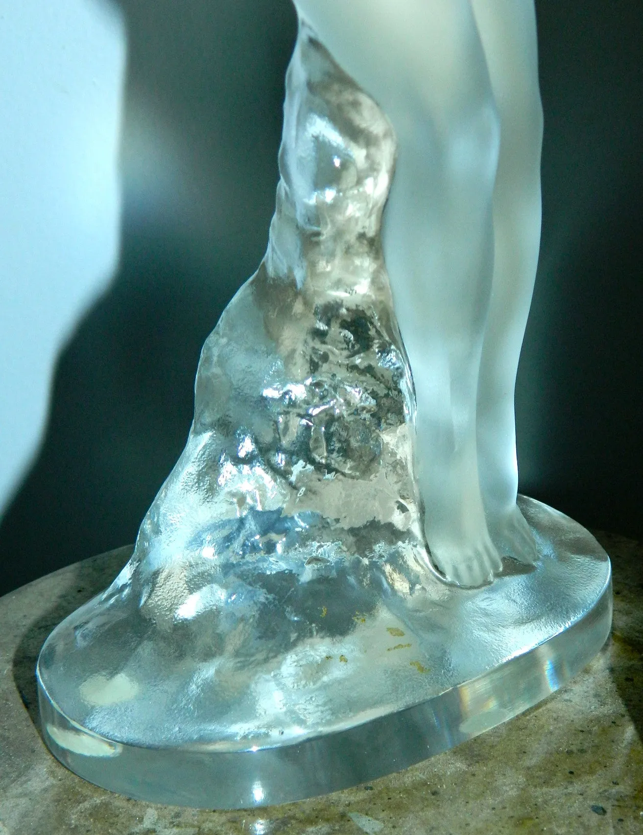 Lalique crystal statue Danseuse Bras Leves nude woman sculpture