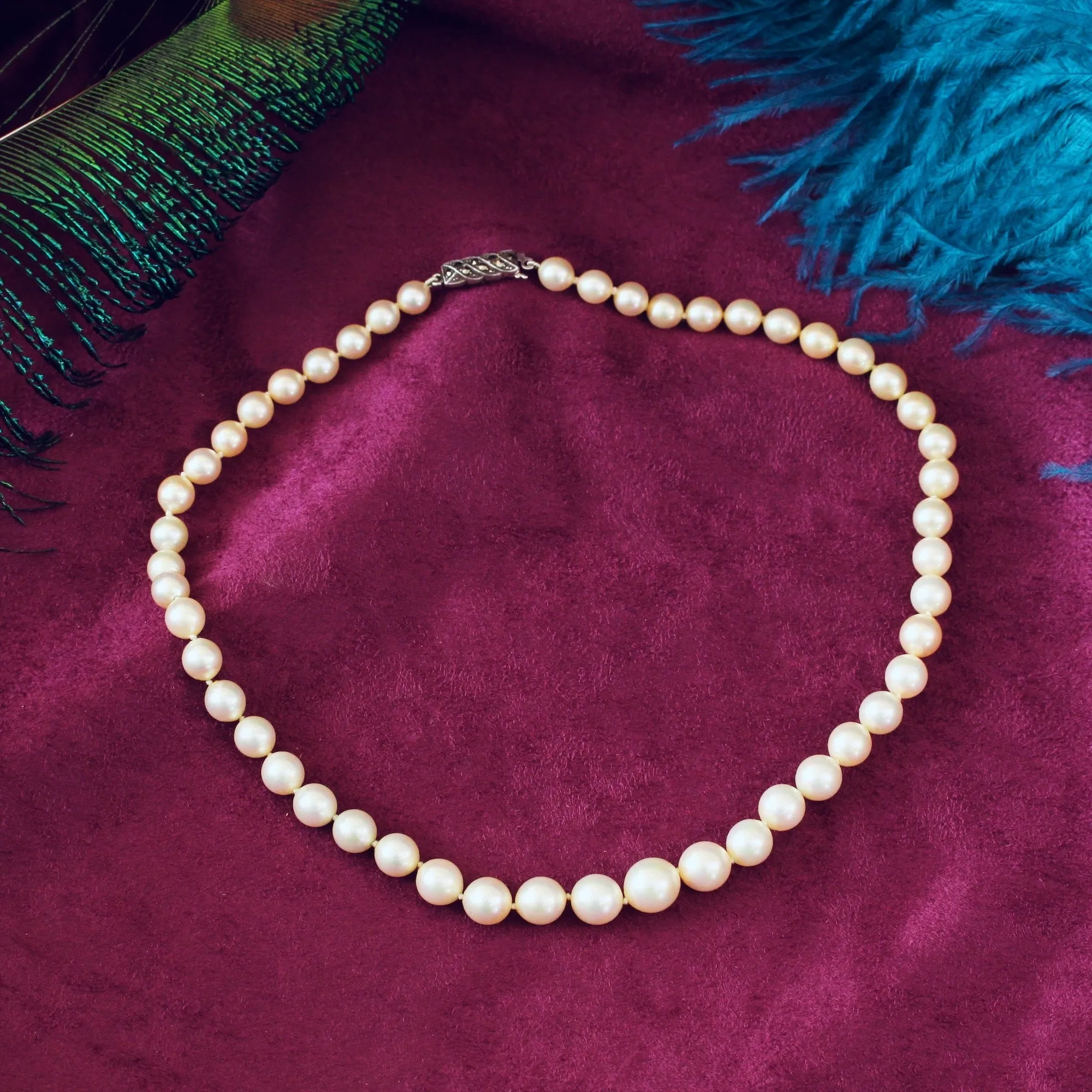 Lovely Quality Vintage Faux Pearl Necklace