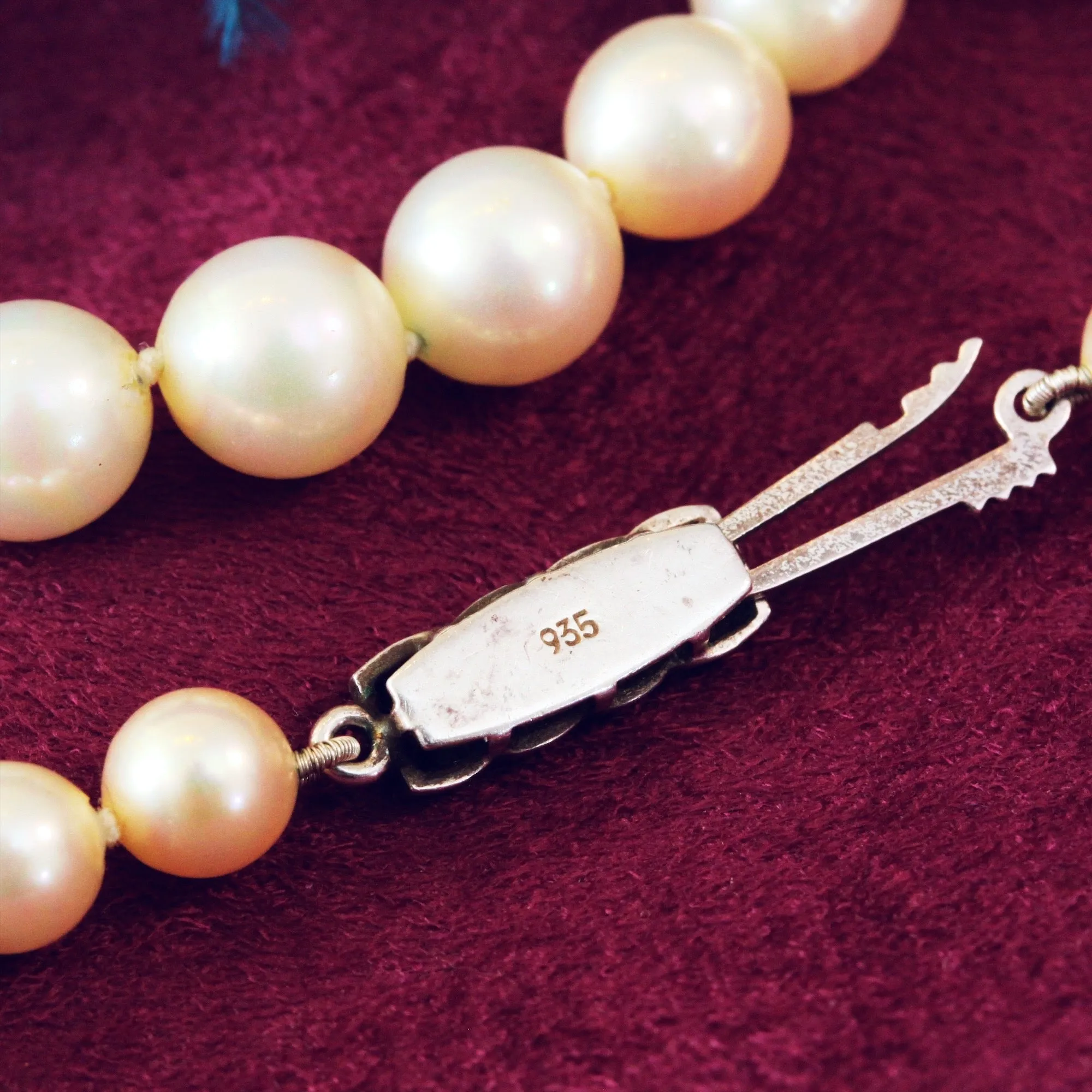 Lovely Quality Vintage Faux Pearl Necklace