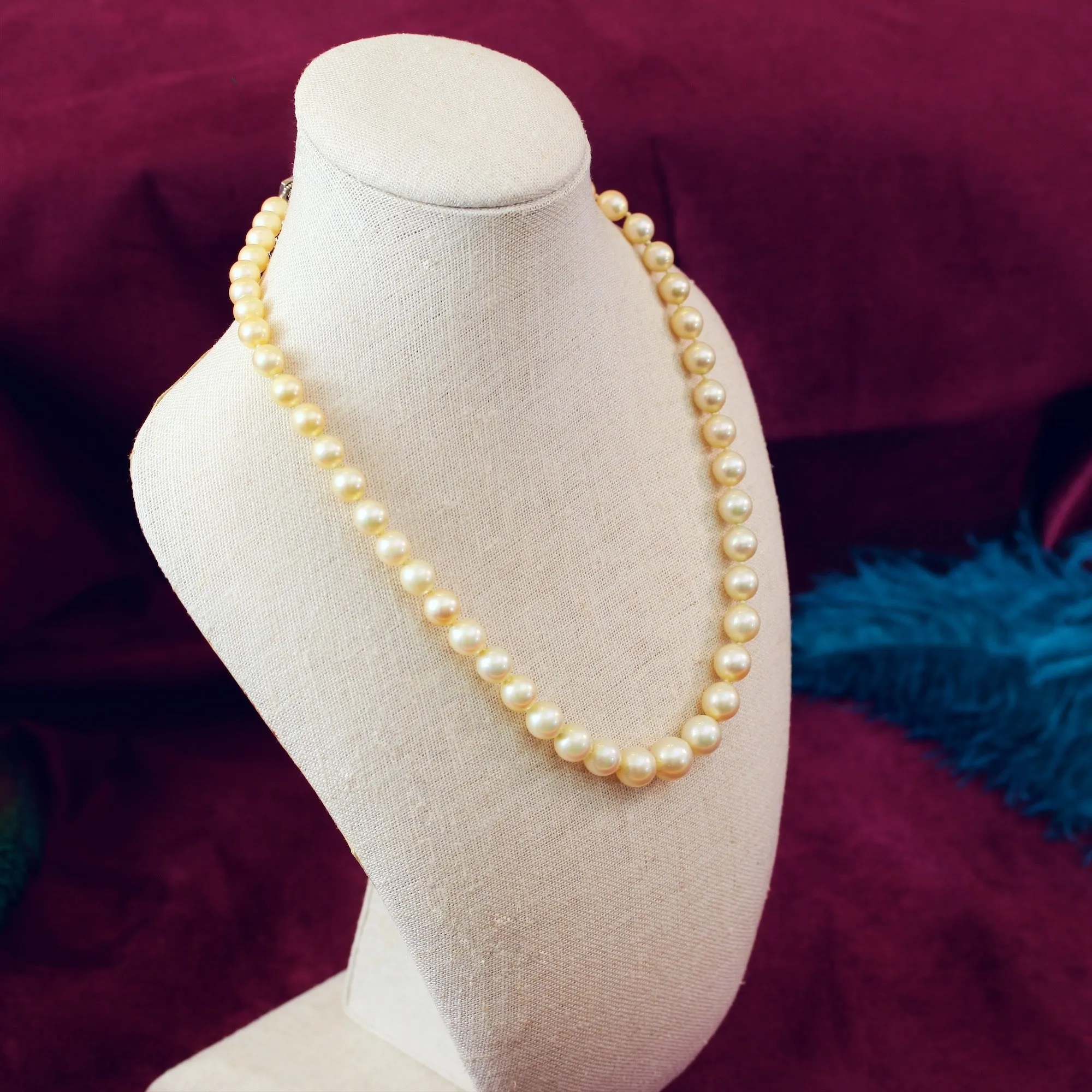 Lovely Quality Vintage Faux Pearl Necklace