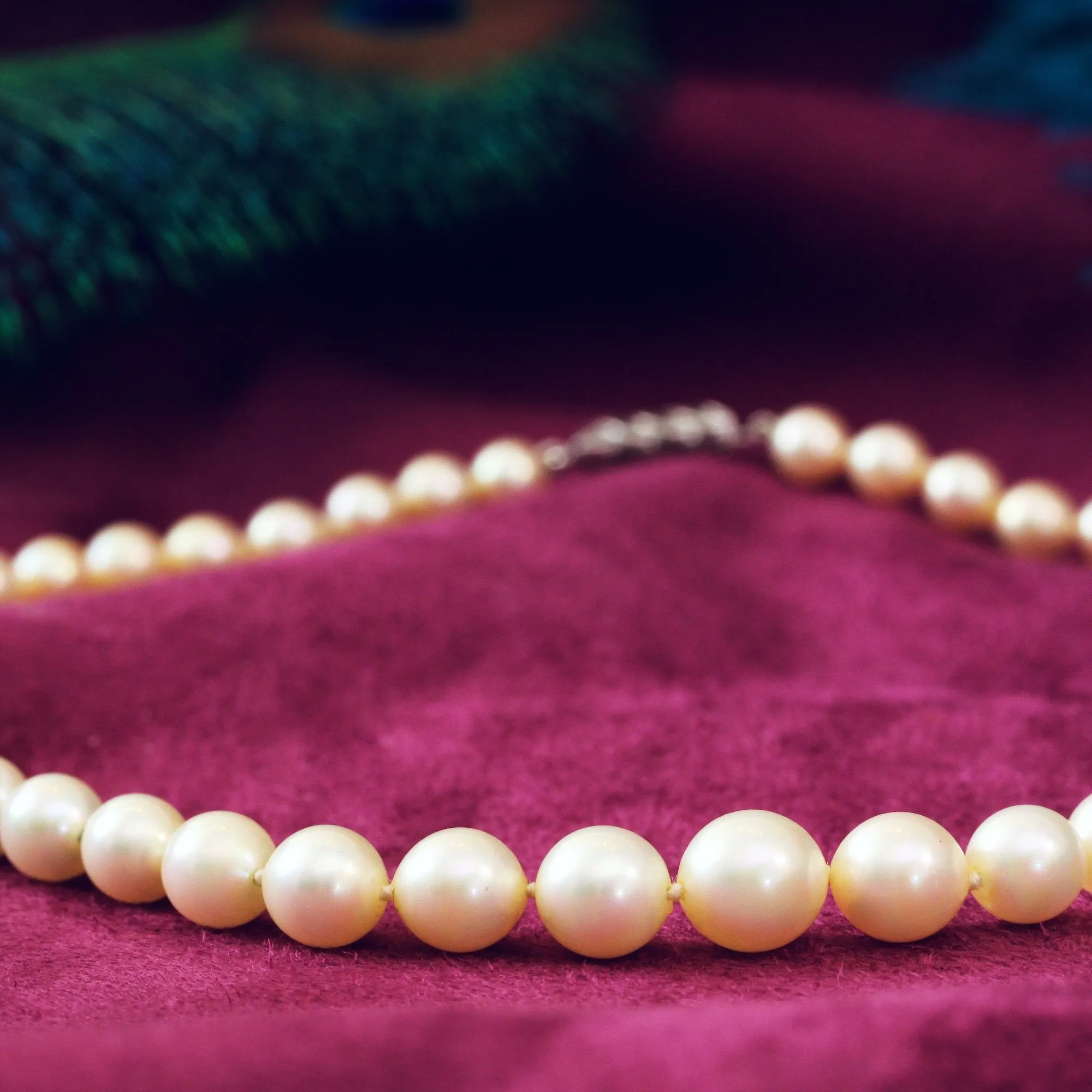 Lovely Quality Vintage Faux Pearl Necklace