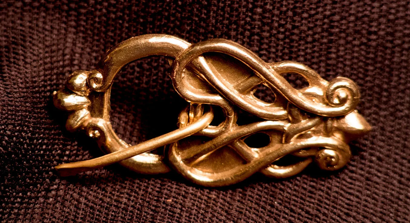 Viking Belt Buckle with Openwork Knots - VB11